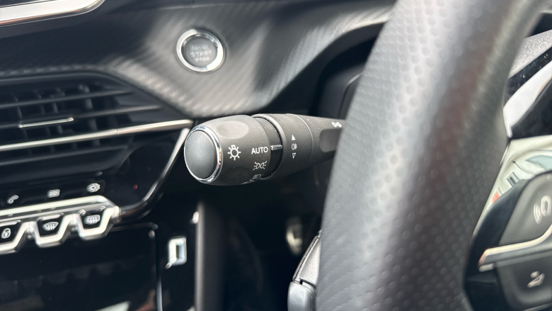 Peugeot 208 1.2 PureTech 100 GT 5dr EAT8 Petrol Hatchback